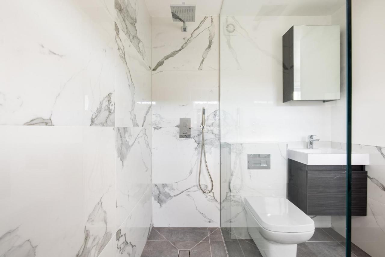 The Margravine Maisonette - Modern & Bright 2Bdr Flat Daire Londra Dış mekan fotoğraf